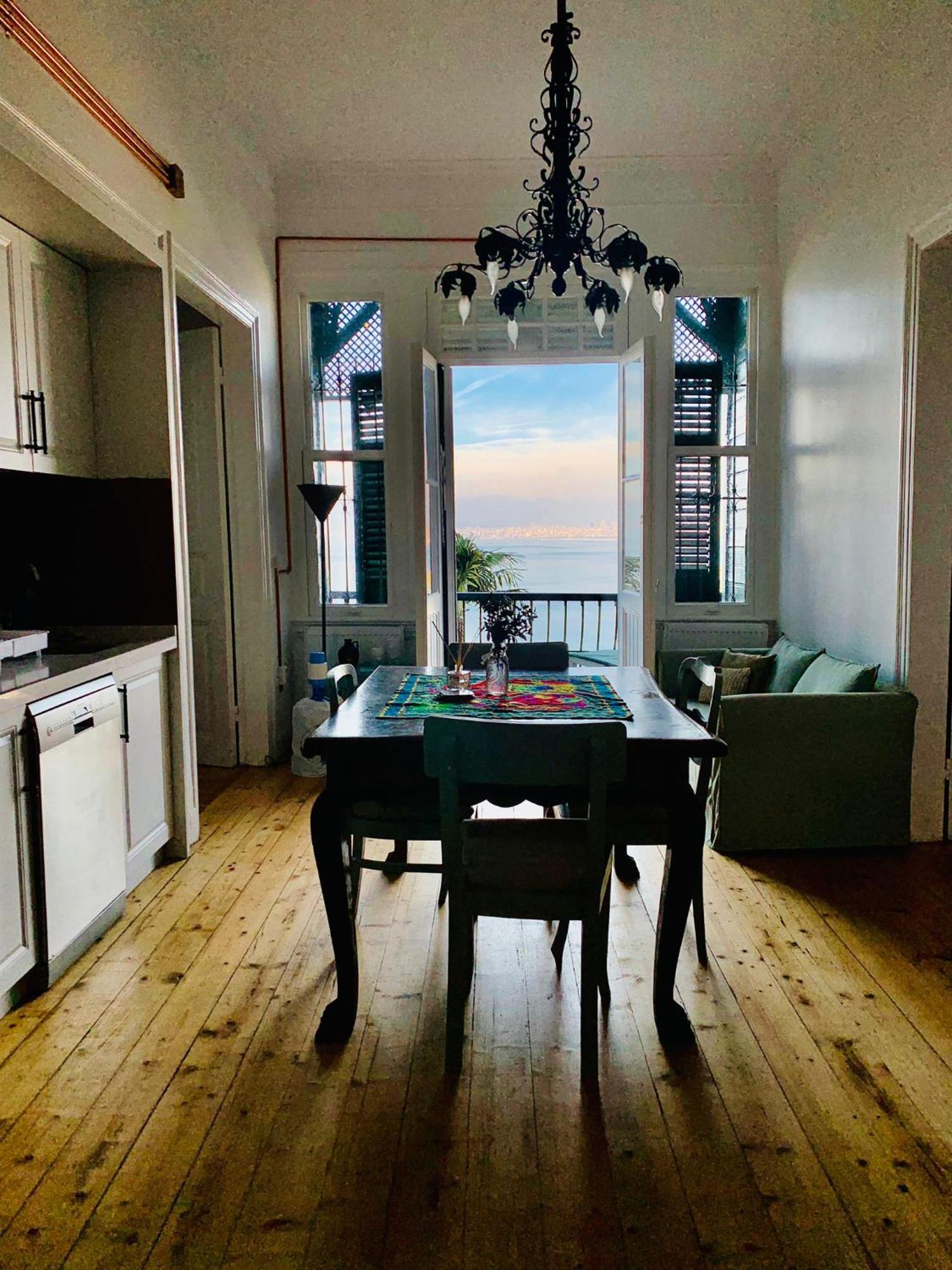 Apartamento Bueyuekada Al Koesk Adalar Exterior foto