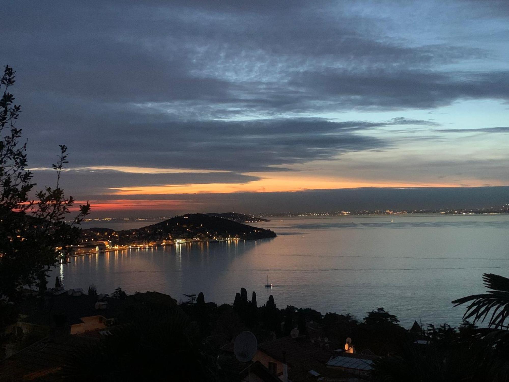 Apartamento Bueyuekada Al Koesk Adalar Exterior foto